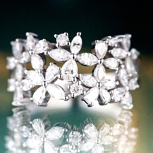 Diamond Flower Ring Stunning Simulated Stones Suze 8 - Picture 3 of 13